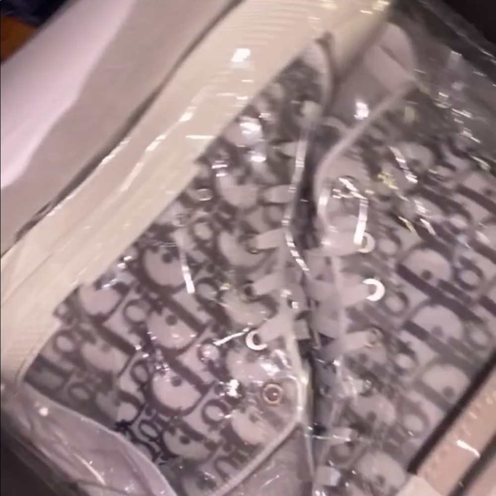 Dior Converse